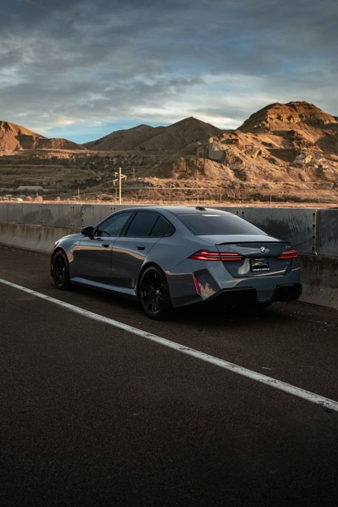 BMW M5  2025