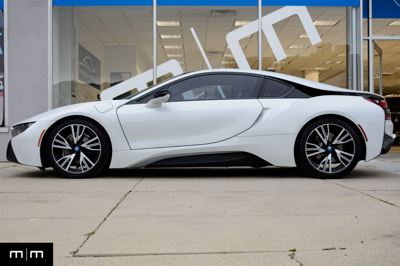 BMW i8  2015