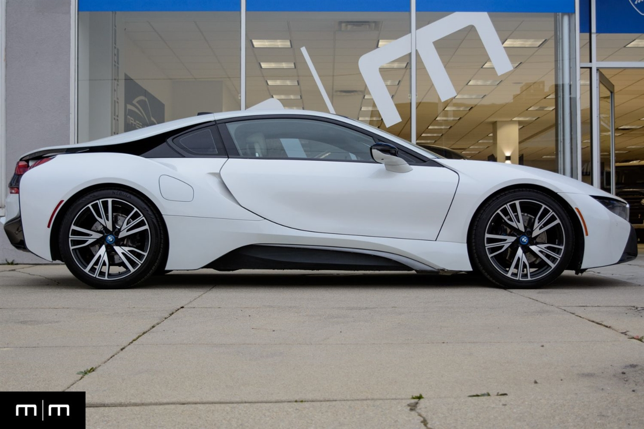 BMW i8  2015