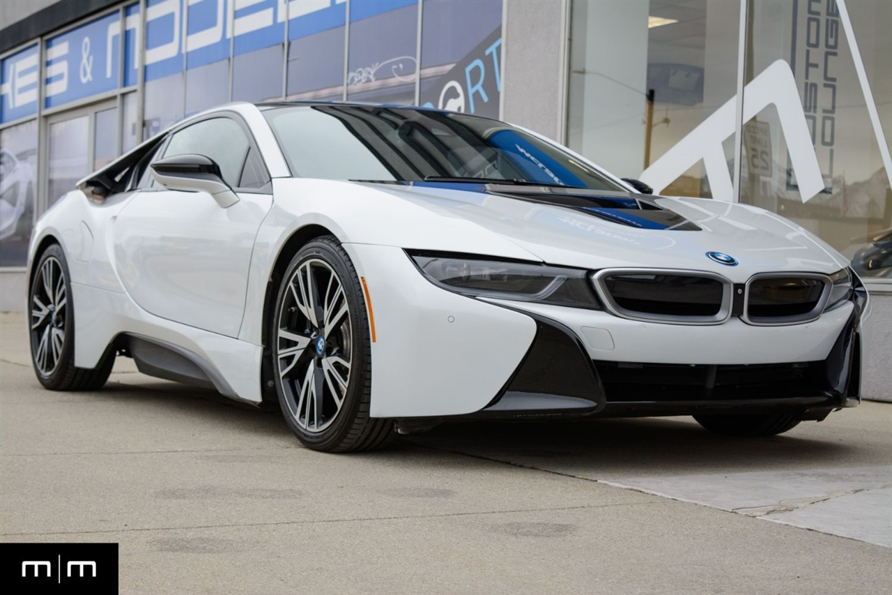BMW i8  2015