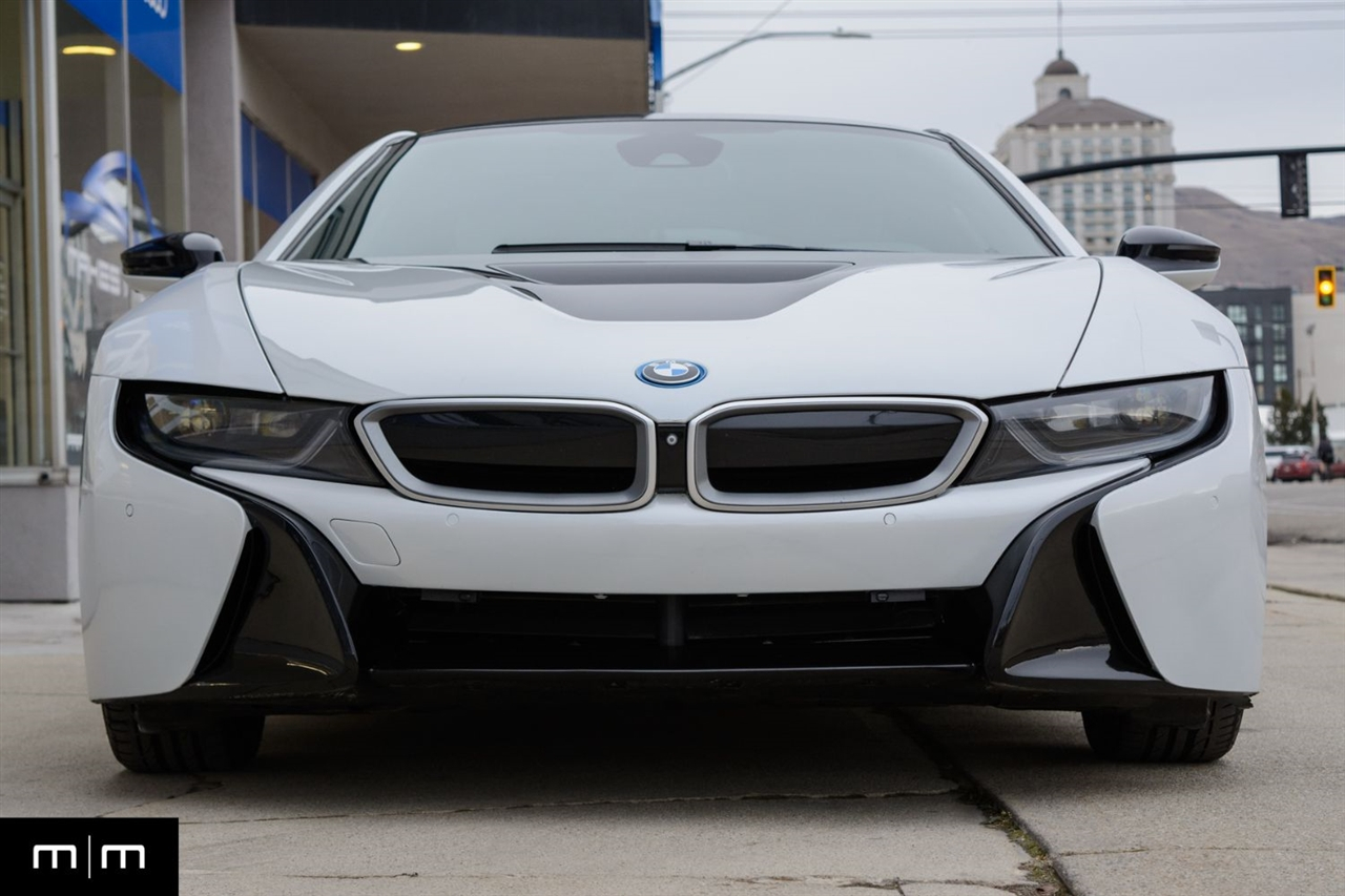 BMW i8  2015