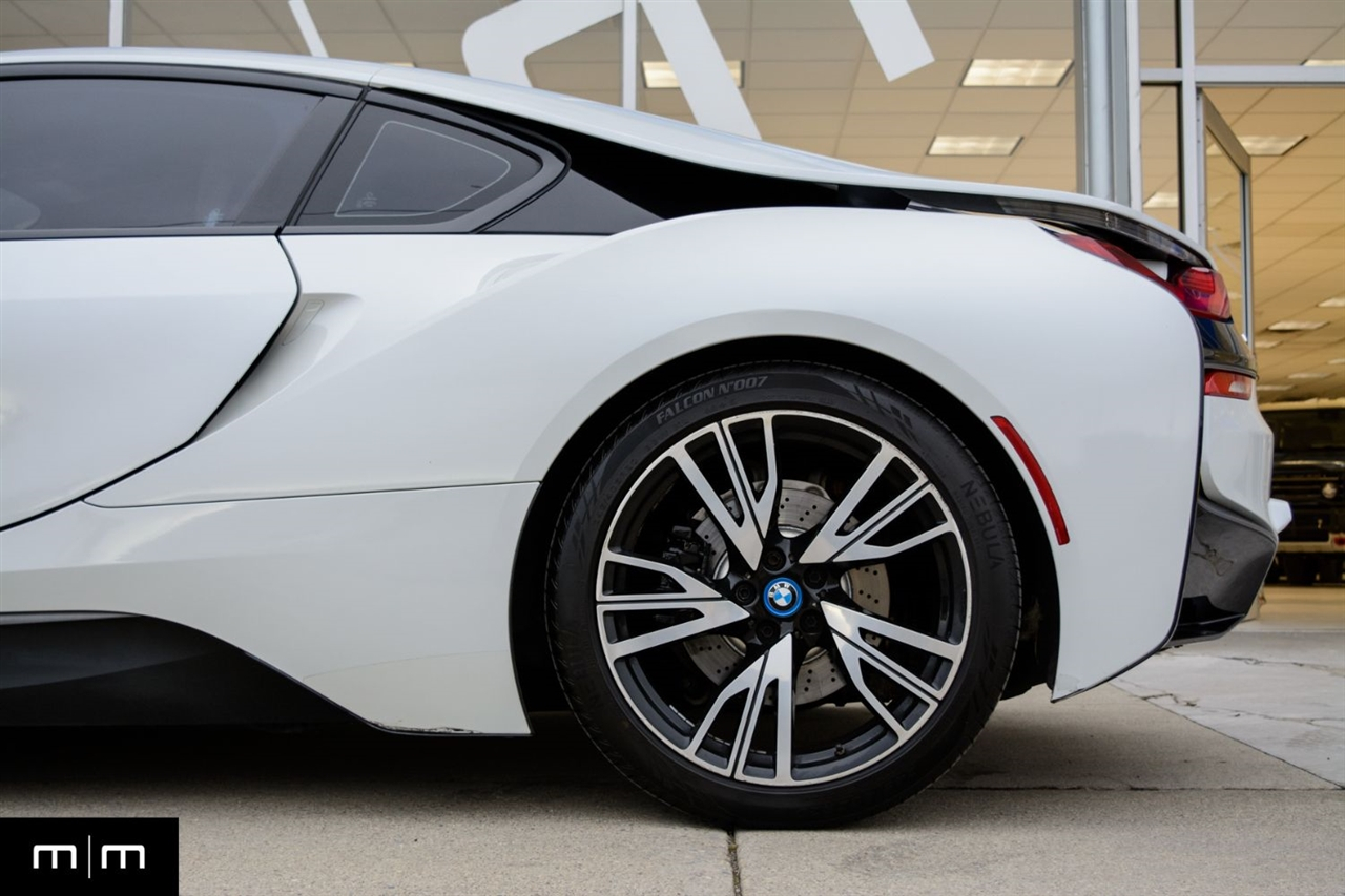 BMW i8  2015