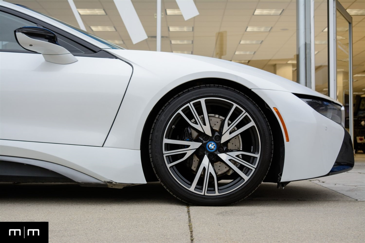 BMW i8  2015