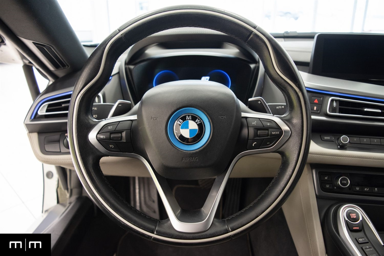 BMW i8  2015