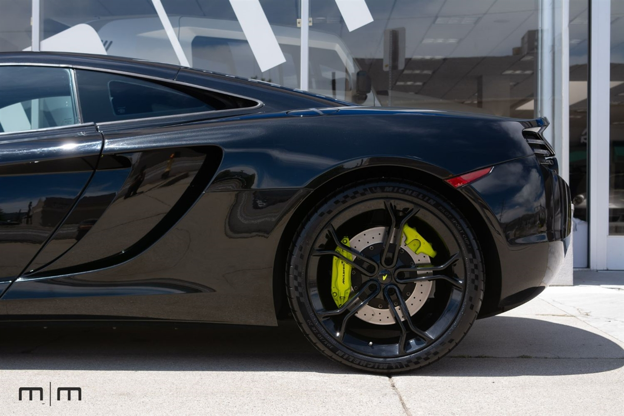McLaren MP4-12c  2012