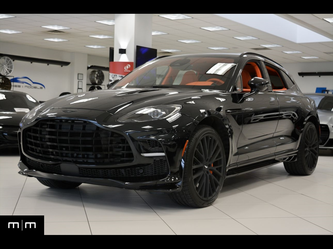 Aston Martin DBX707  2025