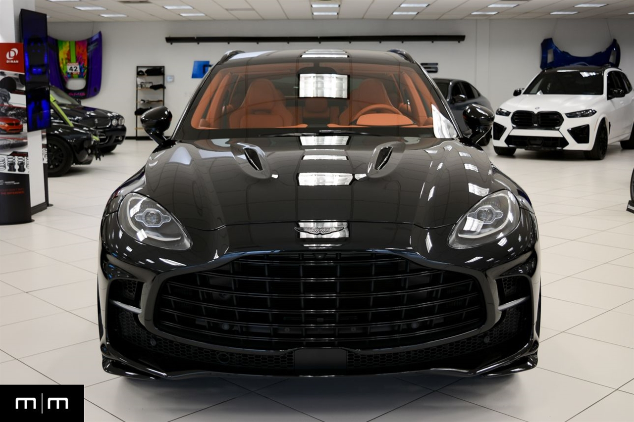 Aston Martin DBX707  2025