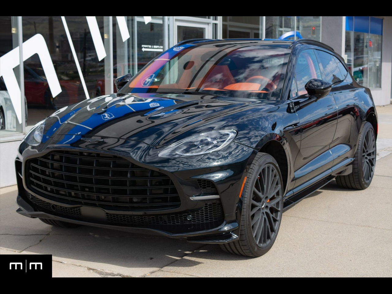 2025 Aston Martin DBX 4.0 V8 707 AWD's photo