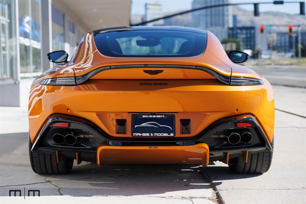 Aston Martin Vantage  2021