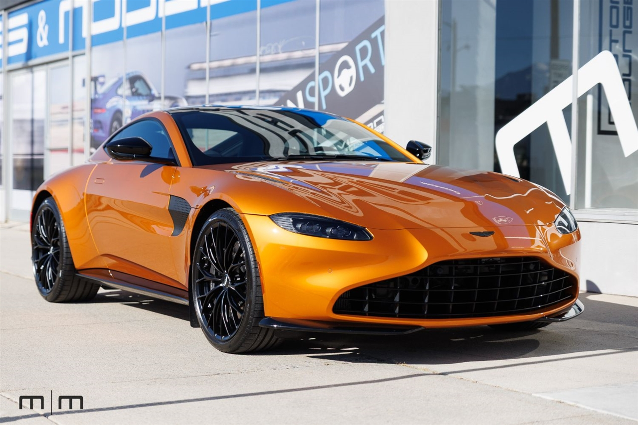 Aston Martin Vantage  2021