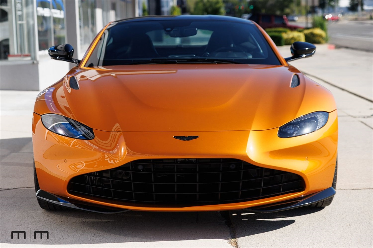 Aston Martin Vantage  2021
