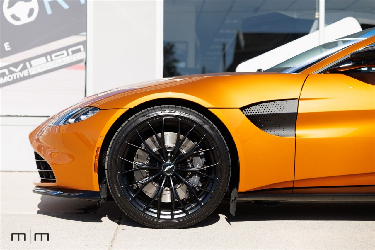 Aston Martin Vantage  2021