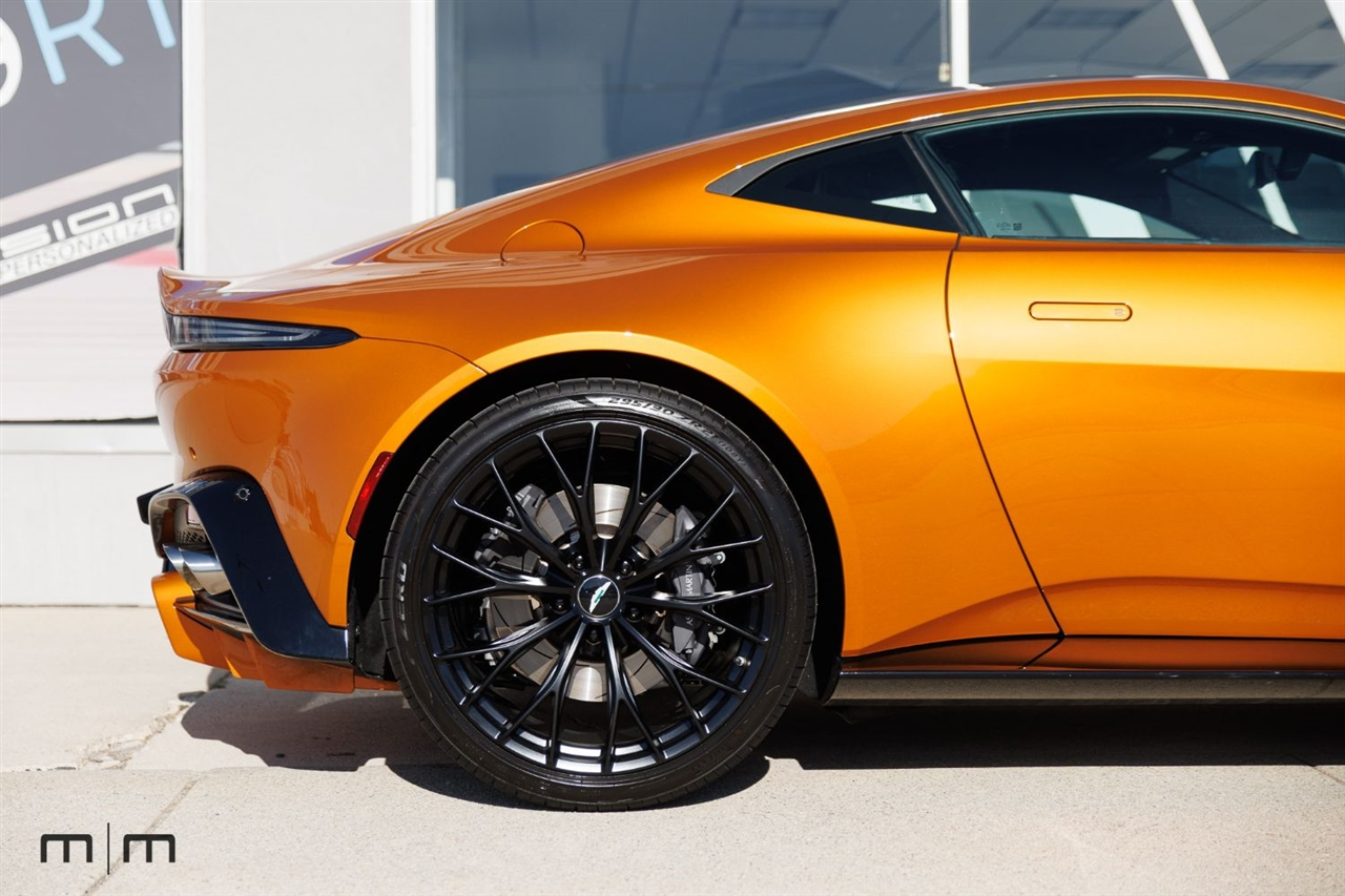 Aston Martin Vantage  2021