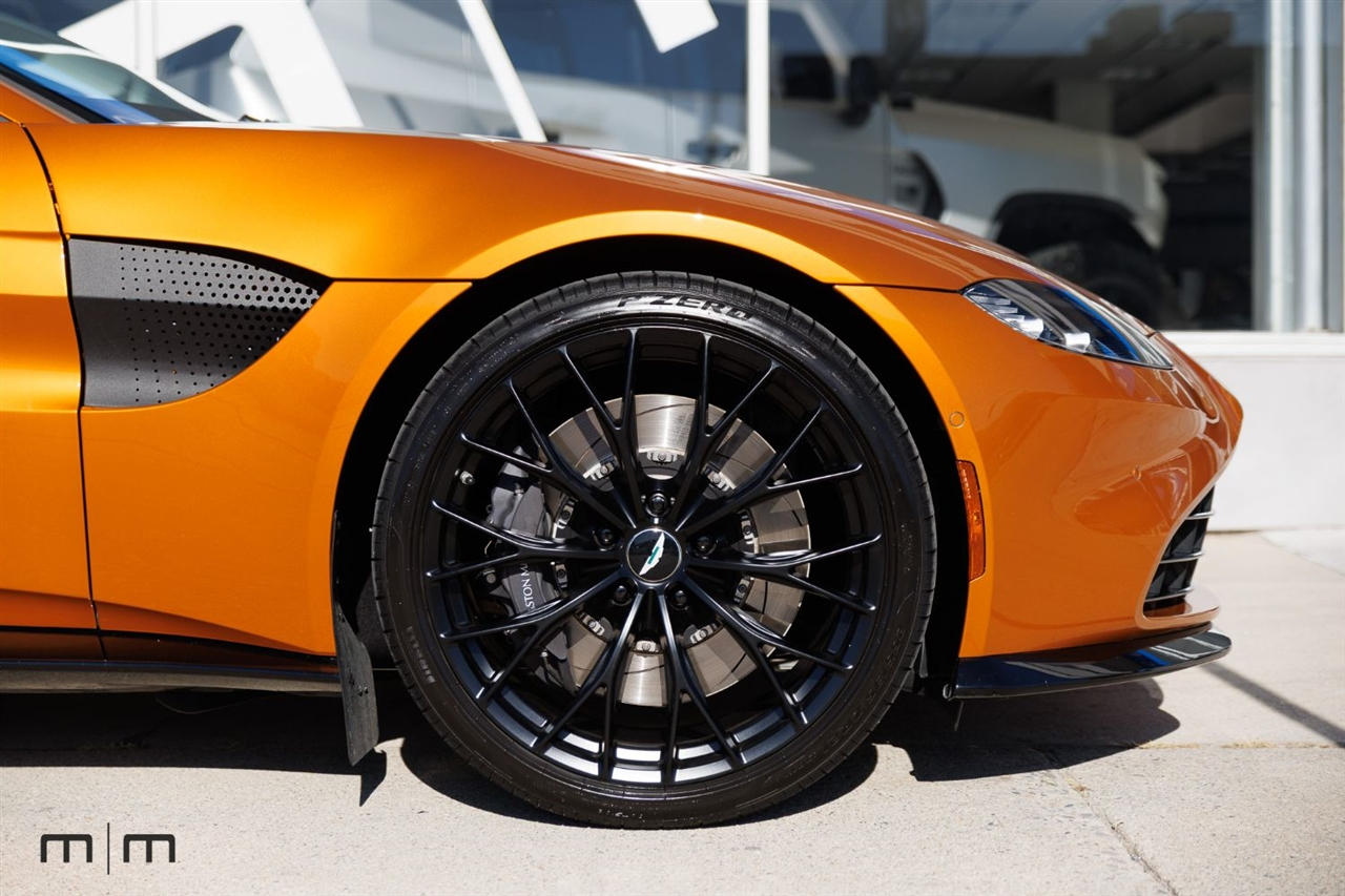 Aston Martin Vantage  2021
