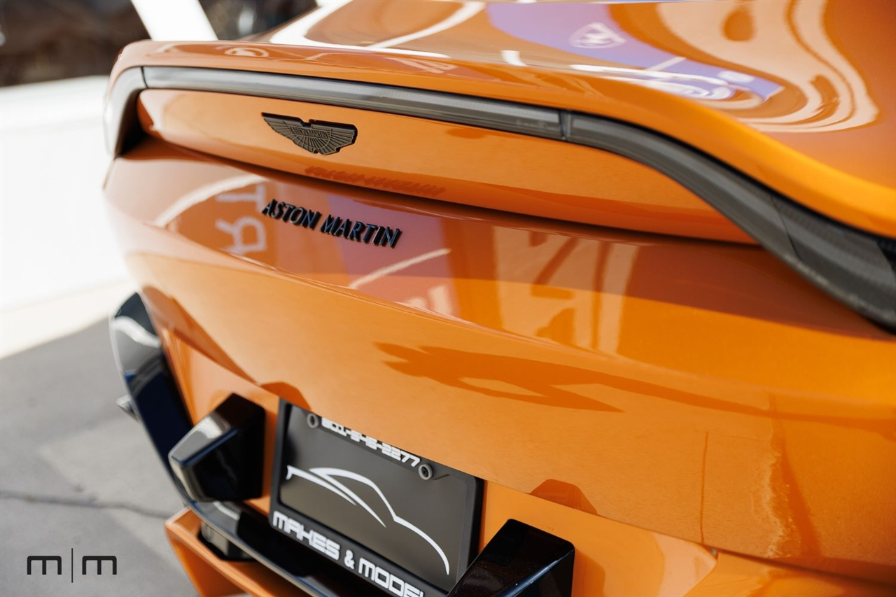 Aston Martin Vantage  2021
