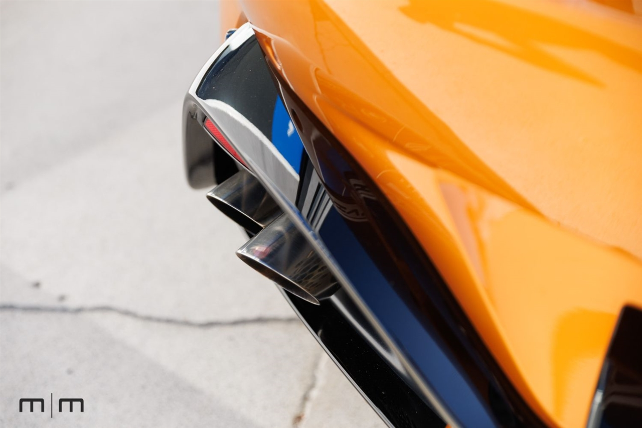 Aston Martin Vantage  2021