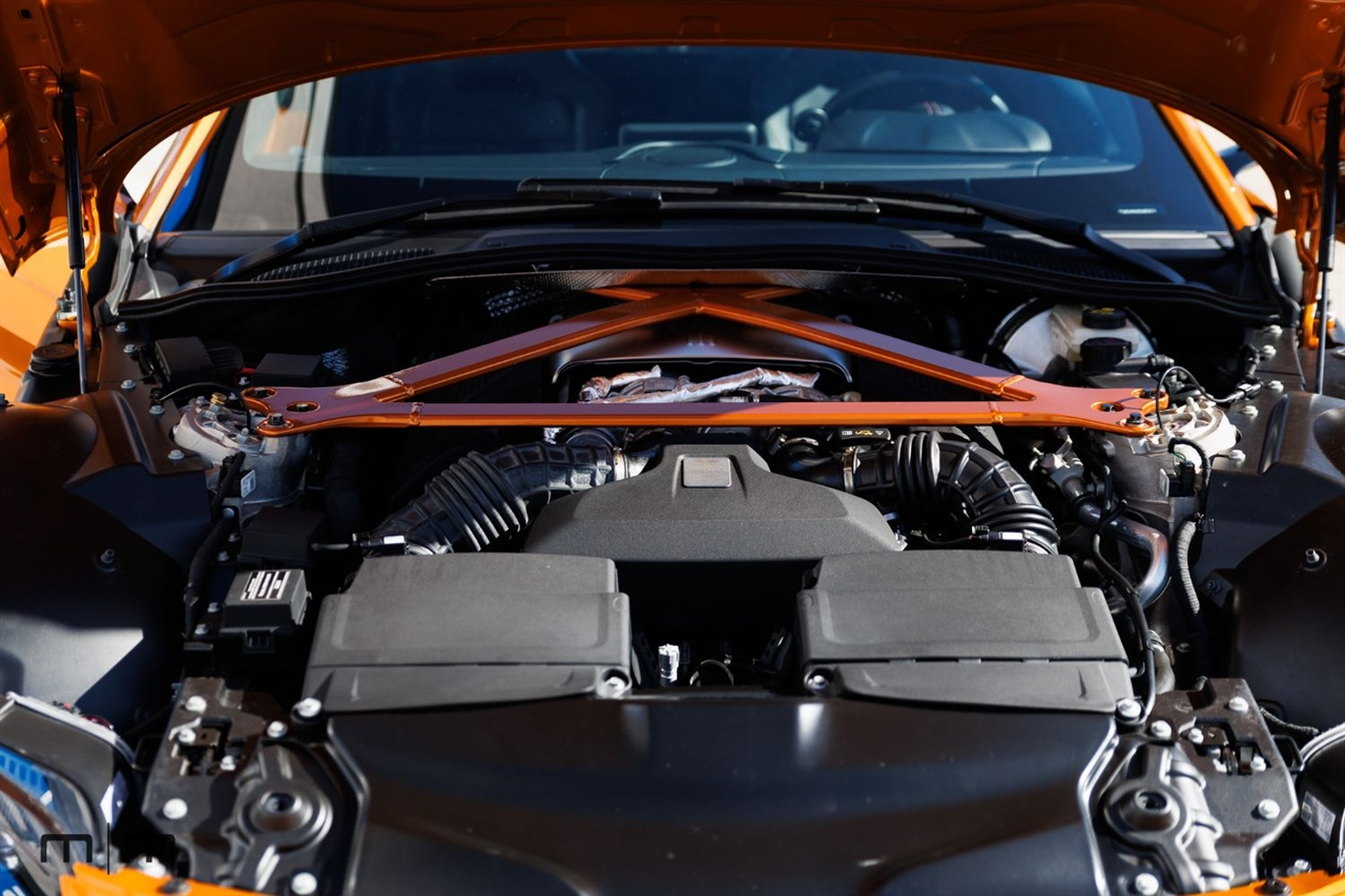 Aston Martin Vantage  2021