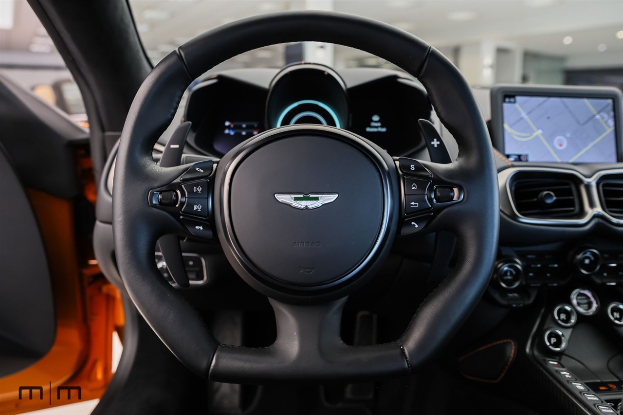 Aston Martin Vantage  2021