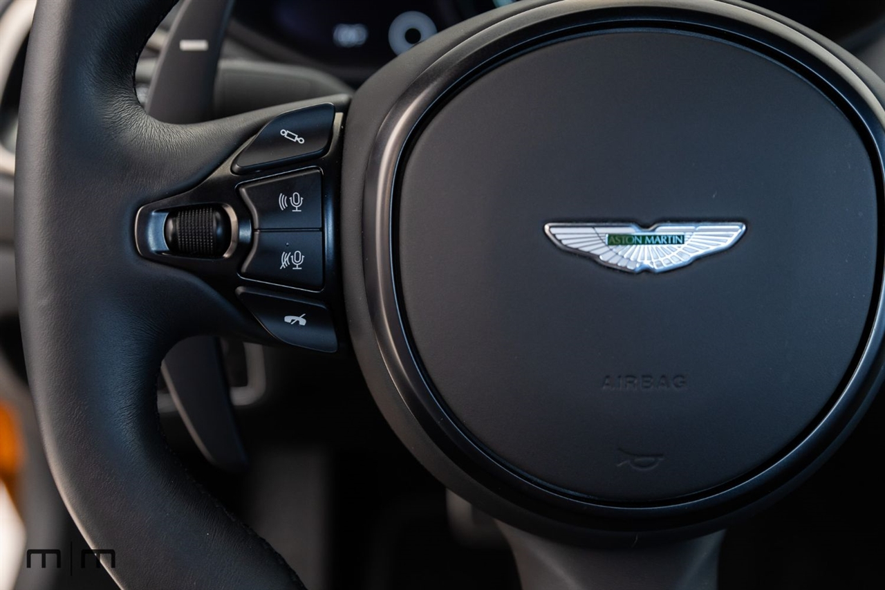 Aston Martin Vantage  2021