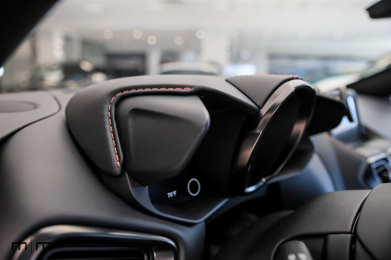 Aston Martin Vantage  2021