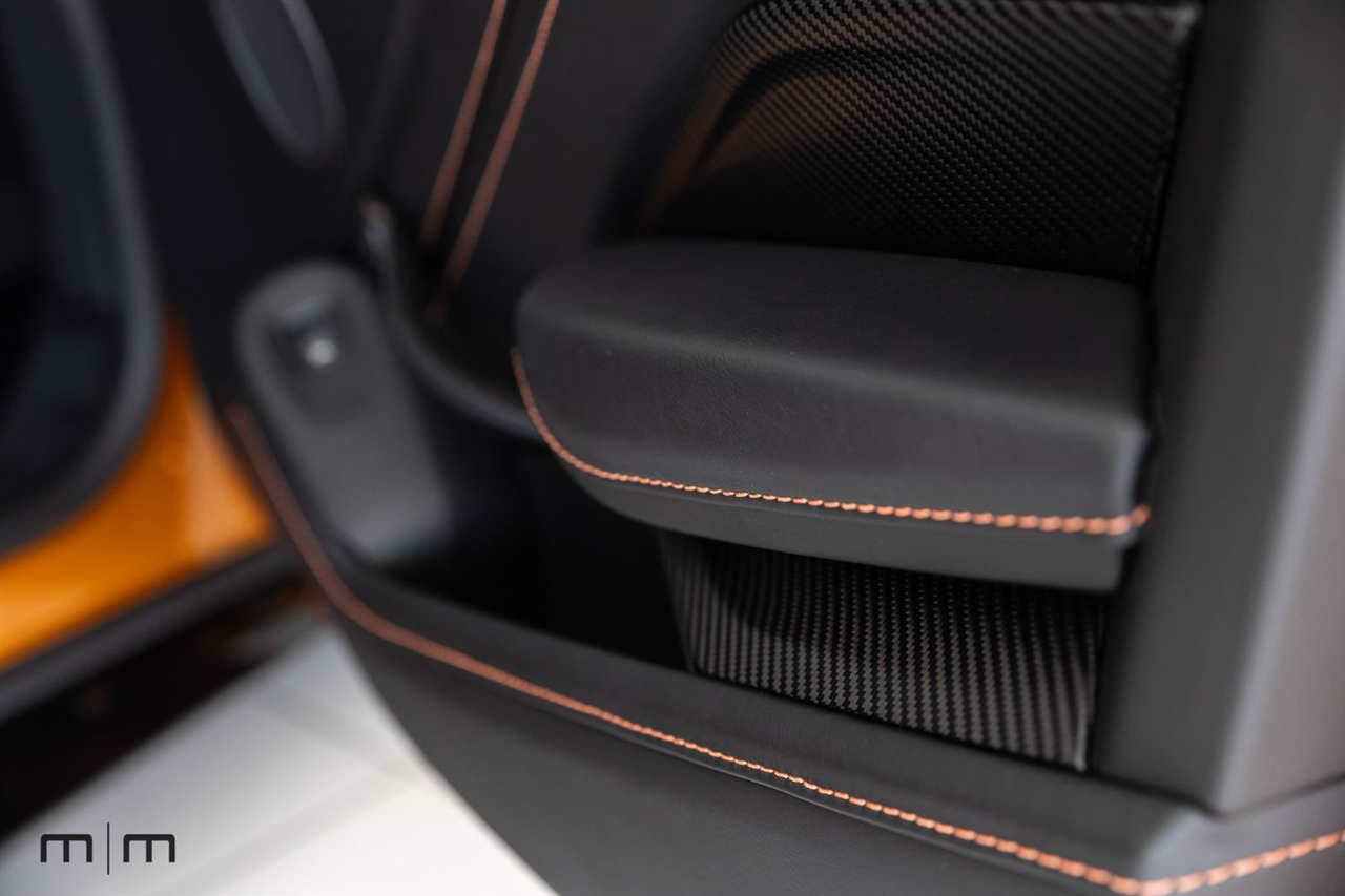Aston Martin Vantage  2021