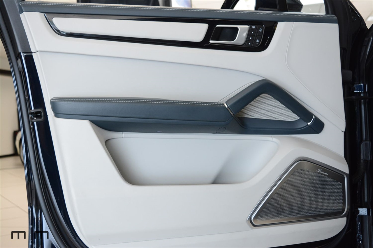 Porsche Cayenne  2022