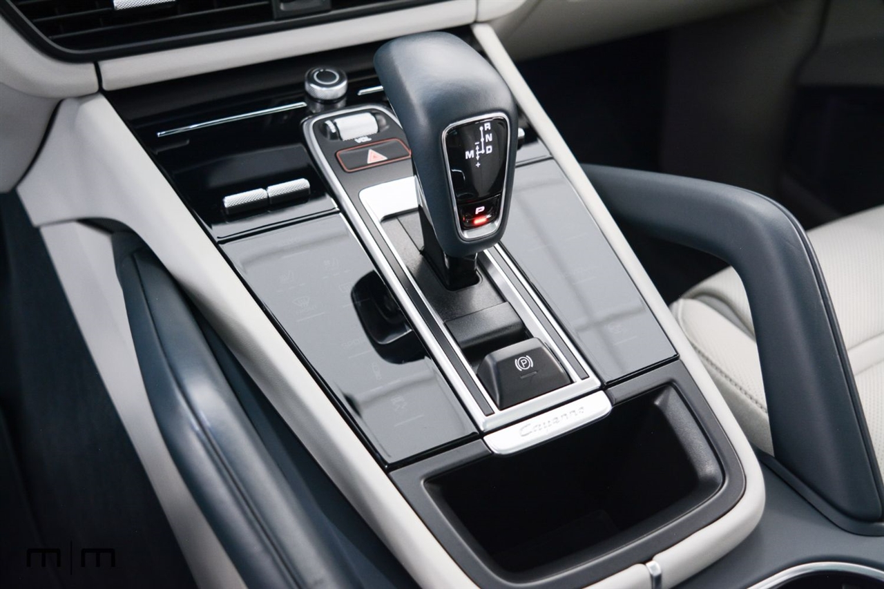 Porsche Cayenne  2022