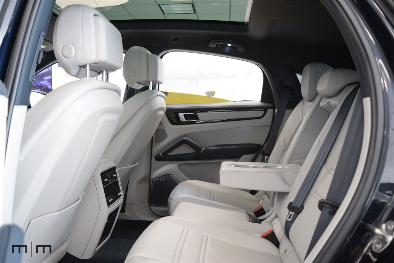Porsche Cayenne  2022