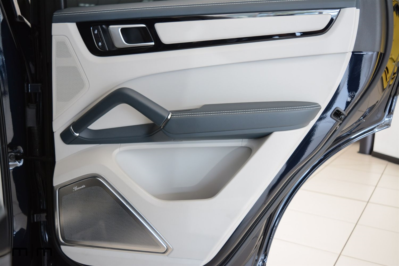 Porsche Cayenne  2022