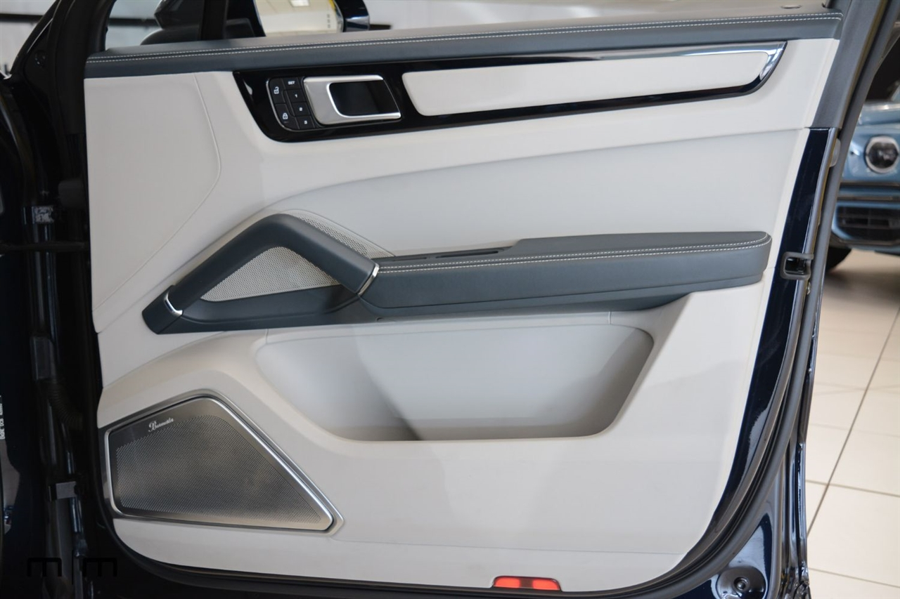 Porsche Cayenne  2022