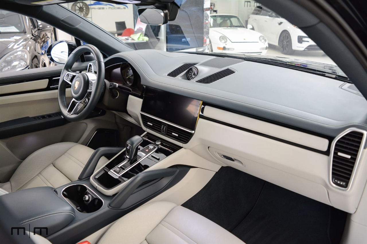 Porsche Cayenne  2022