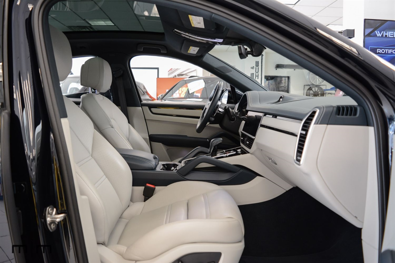 Porsche Cayenne  2022