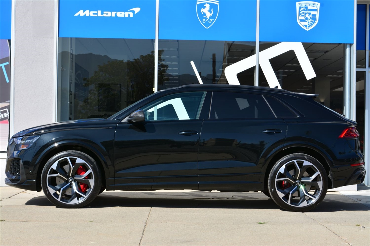 Audi RS Q8  2024