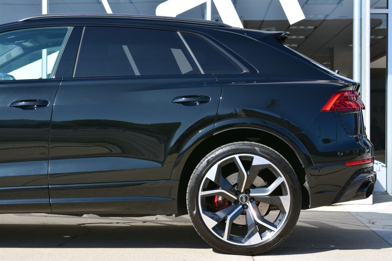 Audi RS Q8  2024