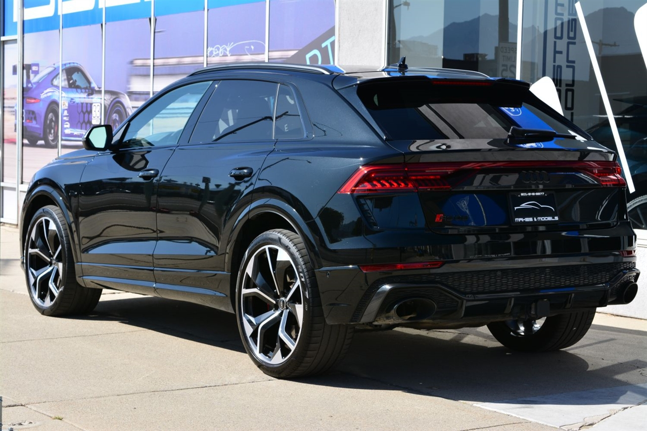 Audi RS Q8  2024