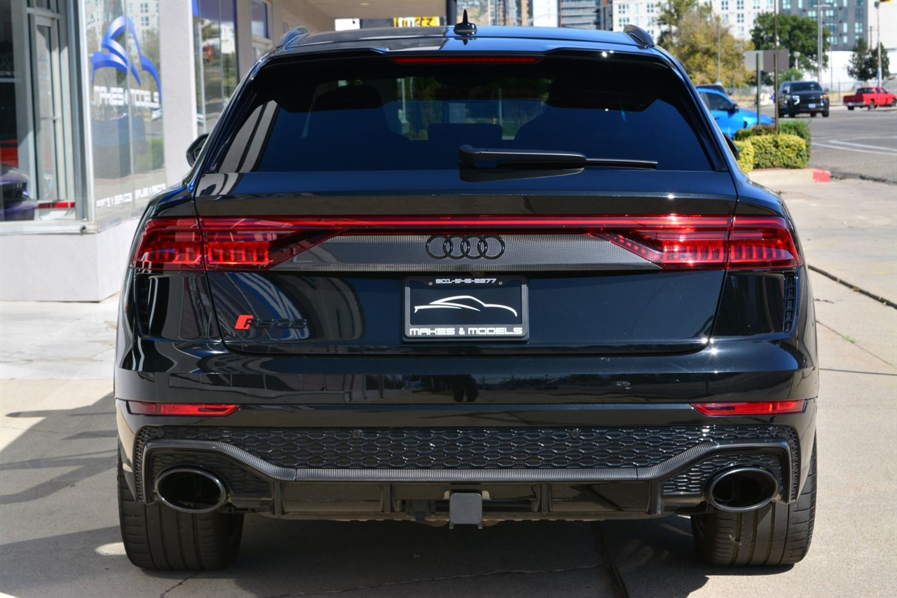Audi RS Q8  2024
