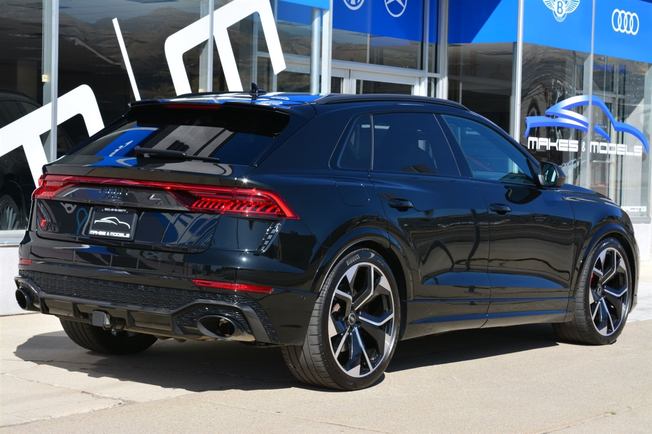 Audi RS Q8  2024