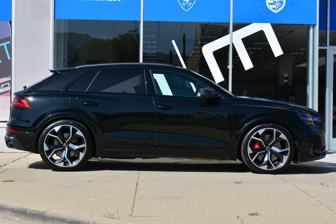 Audi RS Q8  2024