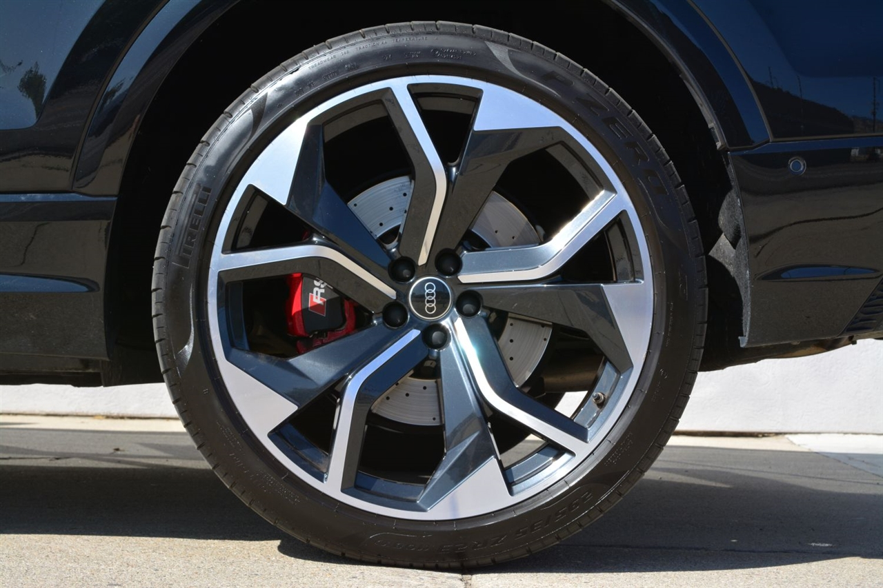 Audi RS Q8  2024