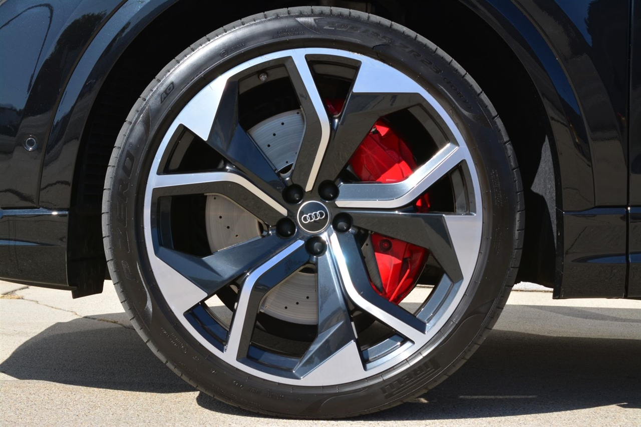 Audi RS Q8  2024