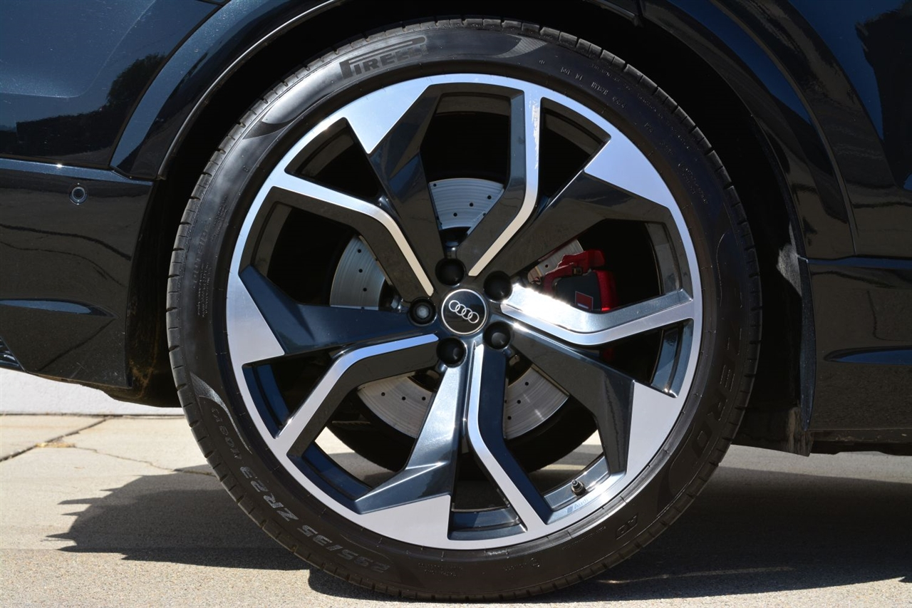 Audi RS Q8  2024