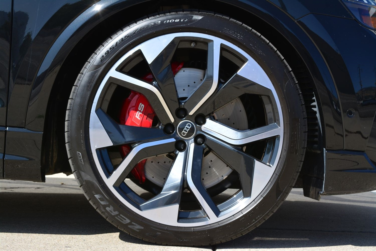 Audi RS Q8  2024