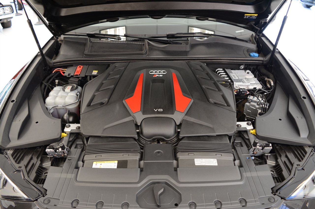 Audi RS Q8  2024