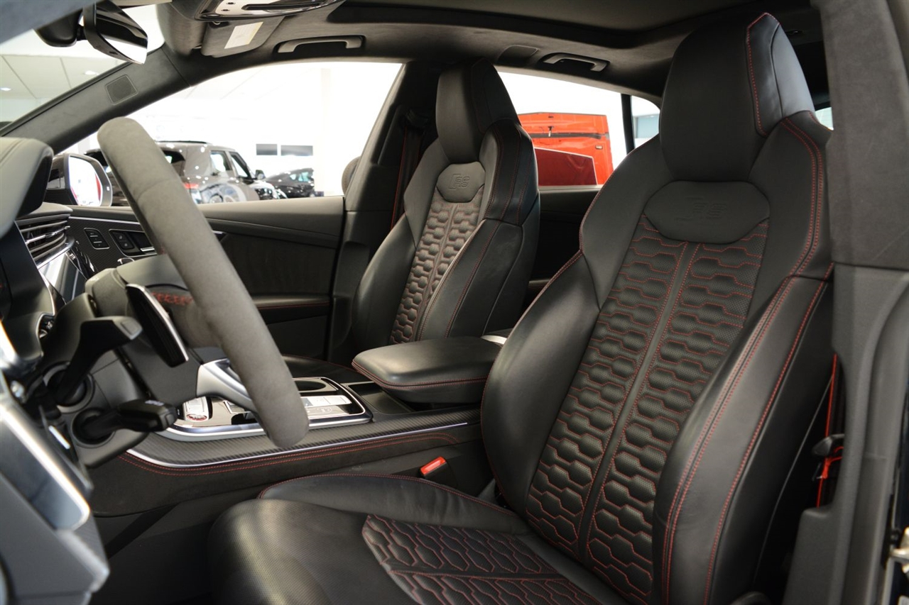 Audi RS Q8  2024