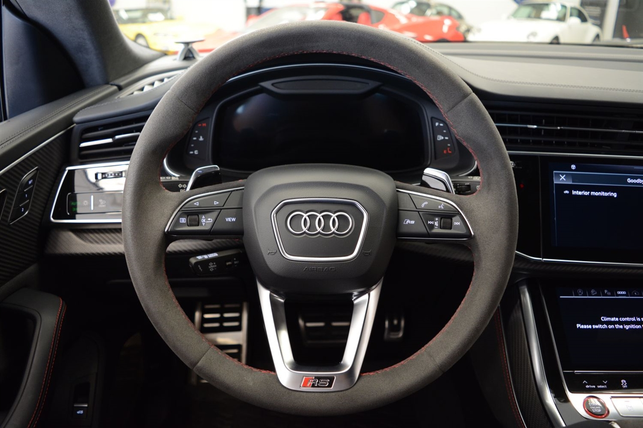 Audi RS Q8  2024