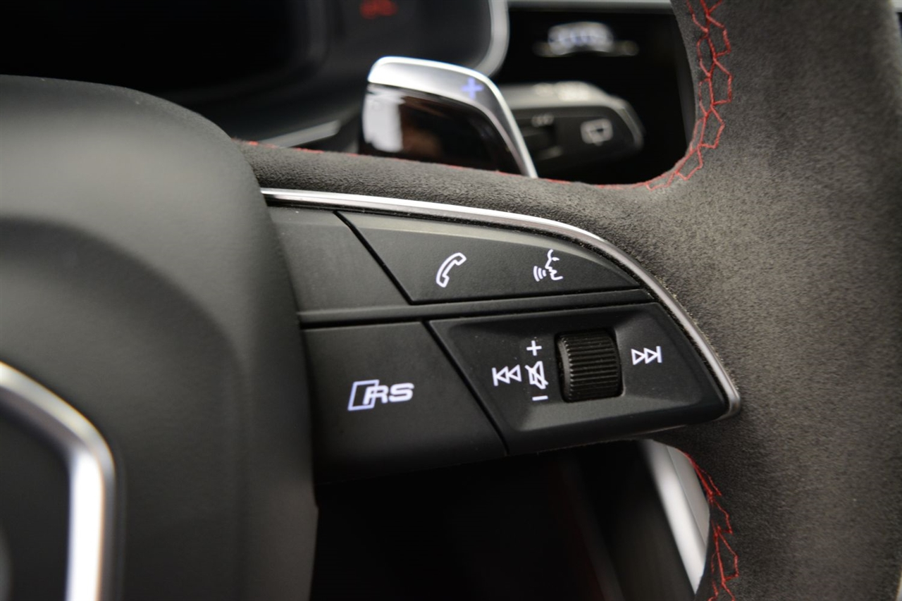 Audi RS Q8  2024