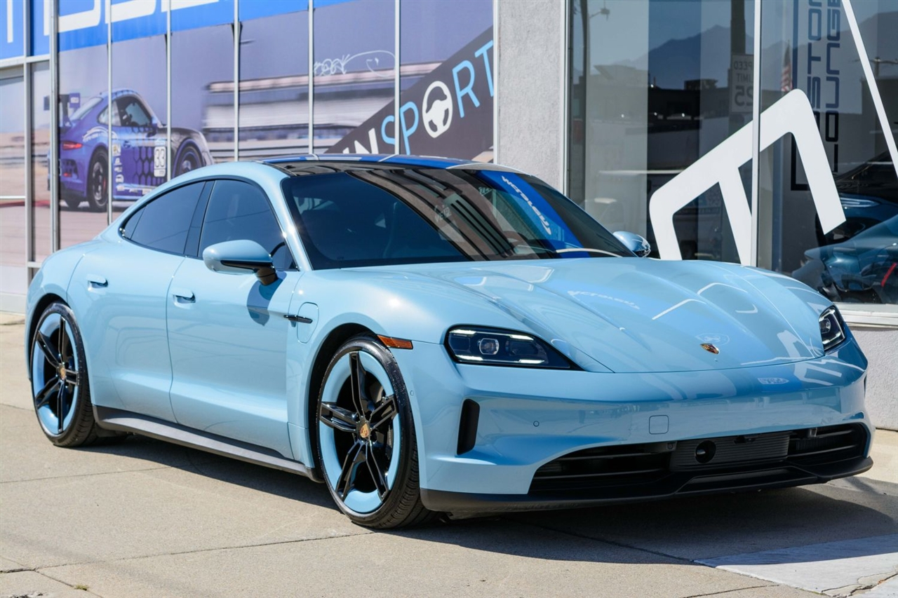 Porsche Taycan  2025