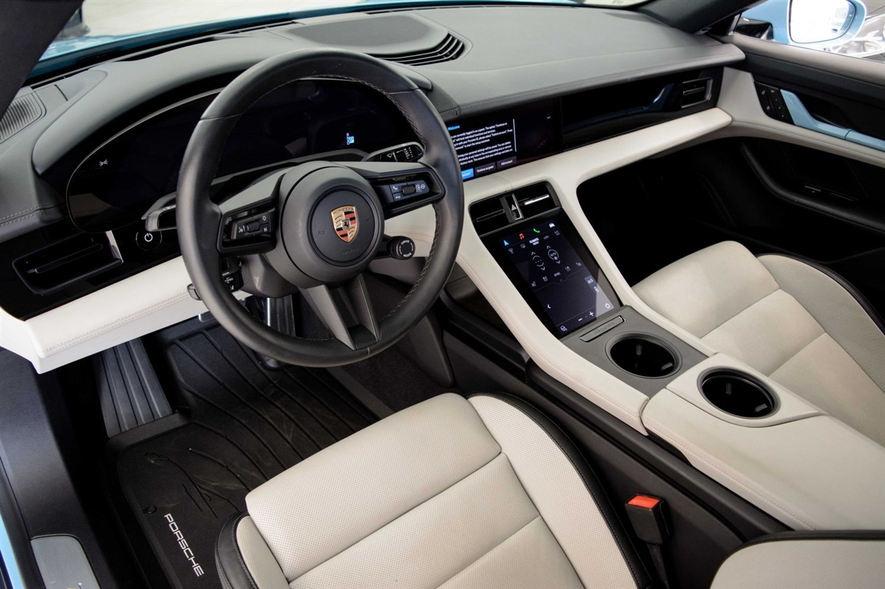 Porsche Taycan  2025