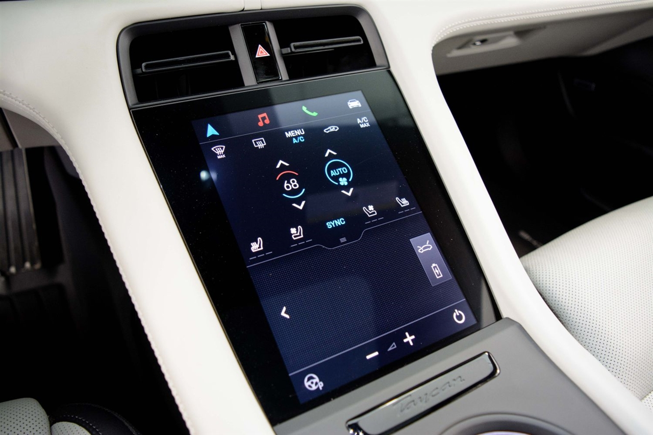 Porsche Taycan  2025