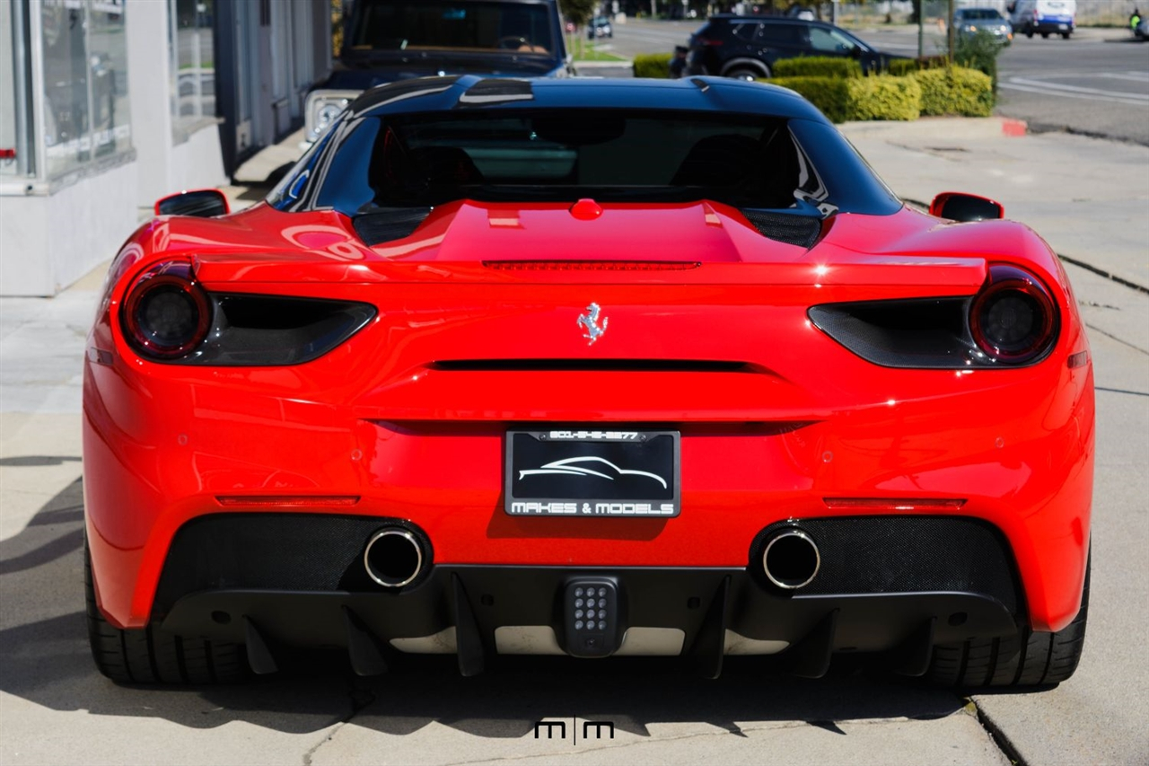 Ferrari 488  2018